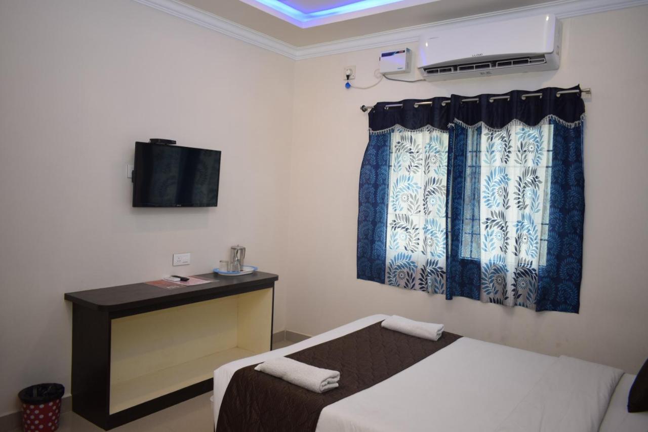 Bouvana Residency Pondicherry Bagian luar foto