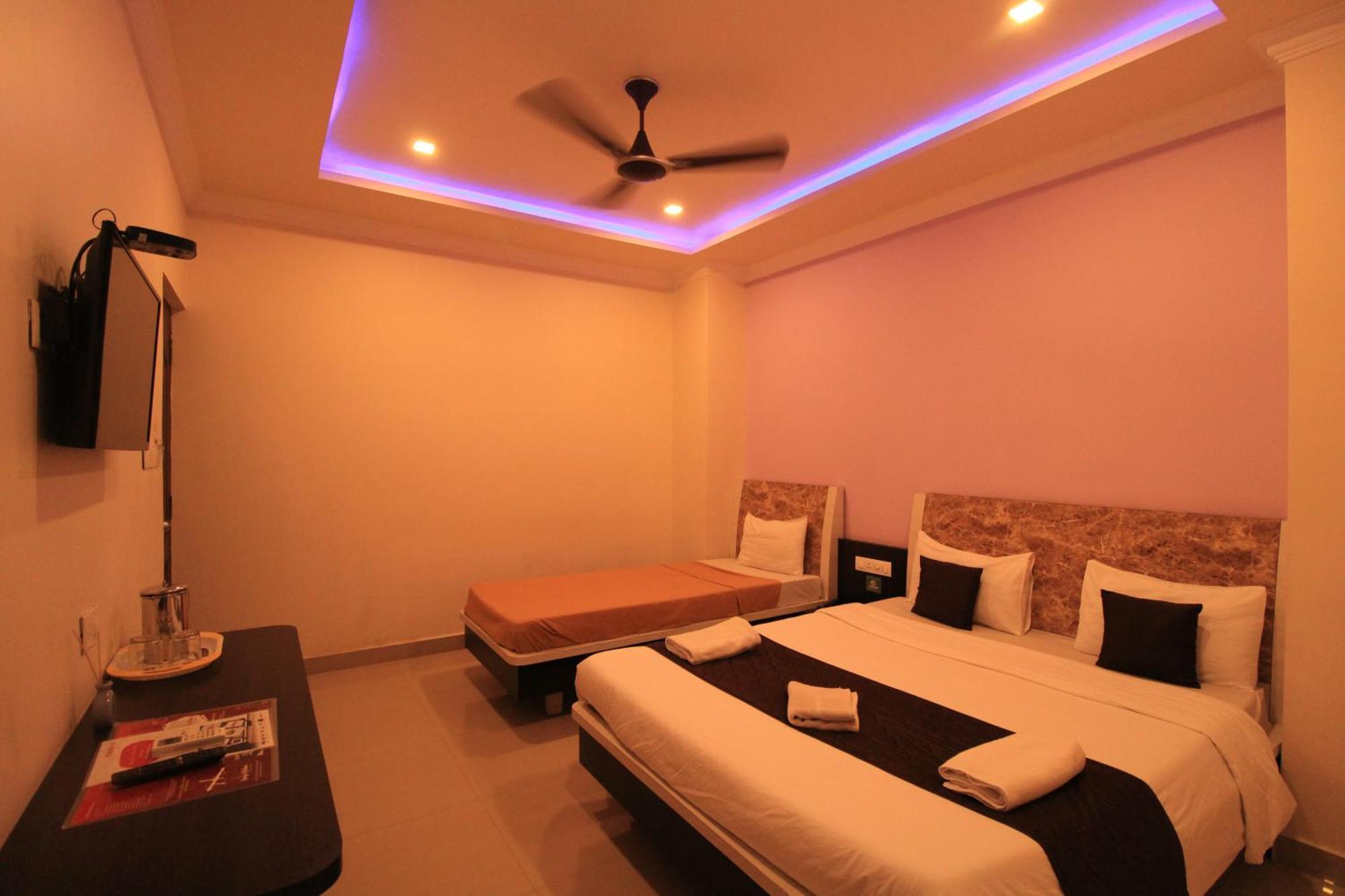 Bouvana Residency Pondicherry Bagian luar foto