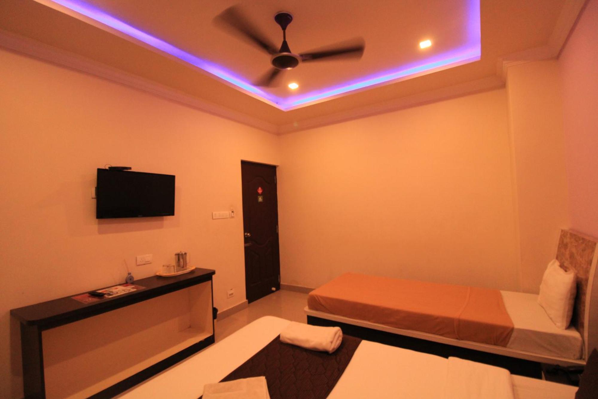 Bouvana Residency Pondicherry Bagian luar foto