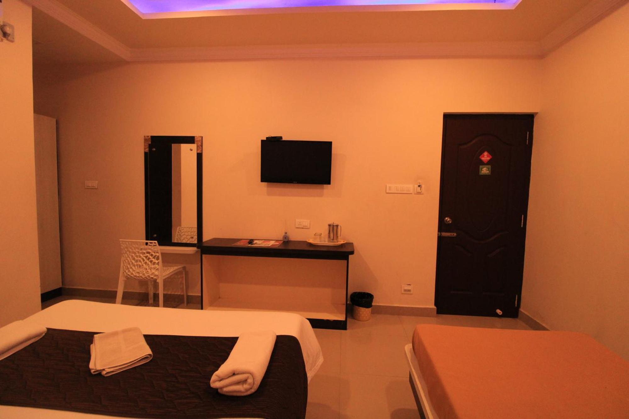 Bouvana Residency Pondicherry Bagian luar foto