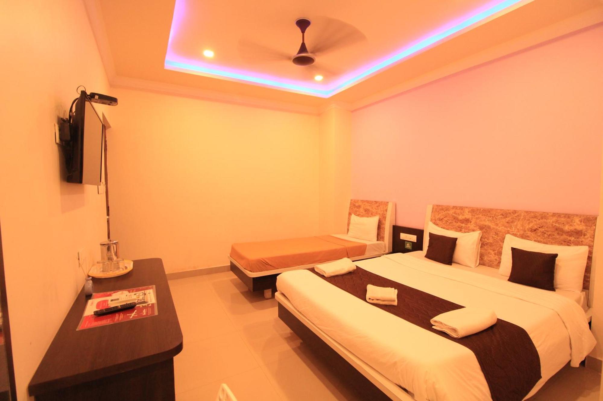 Bouvana Residency Pondicherry Bagian luar foto